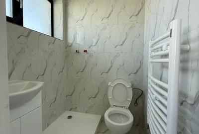 Casă cu 5 camere cu Teren 490 Mp în Păulești