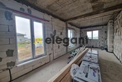 Casa, parter cu pod, 80 mp utili, teren 477 mp, zona Metro - 2