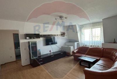 Apartament cu 3 camere de inchiriat Zamca - 6