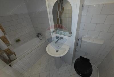 Garsoniera parter, strada 8 Martie - 4