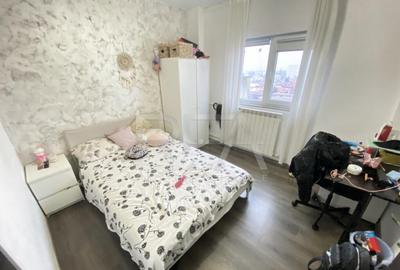 Apartament cu 3 camere decomandat în Mărgeanului