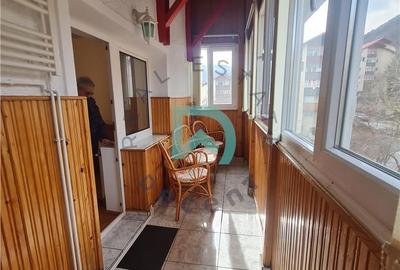 Apartament cu 3 camere decomandat, mobilat în Valea Cetății - 13