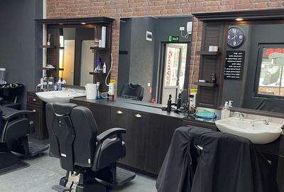 Spațiu comercial, de 30 mp, în Central - 8