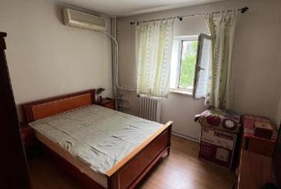 Apartament cu 3 camere decomandat în P-ța Victoriei - 2