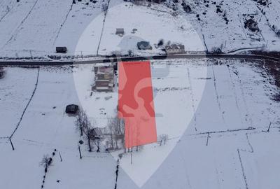 Fundatica - Teren cu priveliste panoramica si acces din DN - 2