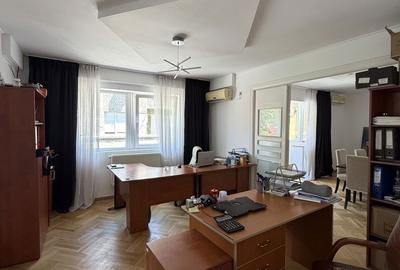 Apartament cu 4 camere decomandat în Calea Călărașilor - 11
