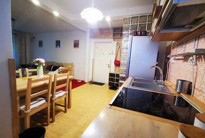 Apartament cu 2 camere decomandat în 7 Noiembrie