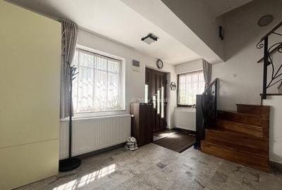 Refugiu urban cu personalitate Casa cu mansarda si c... - 10