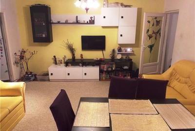 Apartament cu 2 camere semidecomandat în Girocului