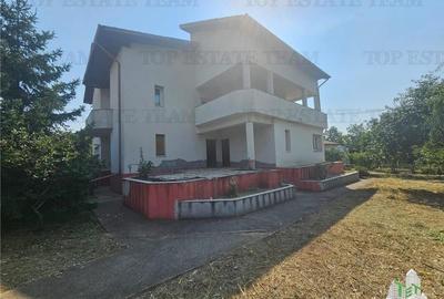 Vila spatioasa 525metri totali de inchiriat in centru Bolintin-Deal - 5