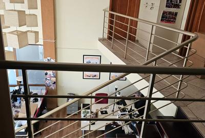 Casă cu 12 camere cu Canalizare în Dorobanți - 2