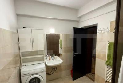 Apartament cu 3 camere semidecomandat în Florești