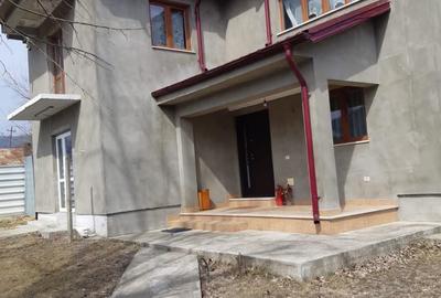 Casă cu 4 camere în Central - 8