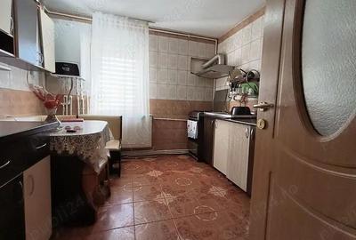 De vanzare apartament 2 camere in Curtea de Arge? langa Manastire - 7