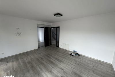 Casă cu 4 camere cu Teren 1500 Mp în Curtești - 3