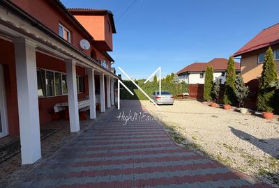 Casă individuală cu 8 camere cu Teren 493 Mp în Noua - 13