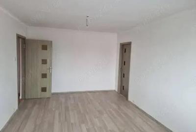 A 43 Proprietarul vinde apartament 3 camere ,luminos , Cascada Bacau - 12
