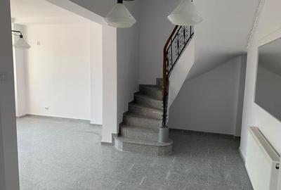 Spațiu comercial, de 335 mp, în P-ța Galați - 10