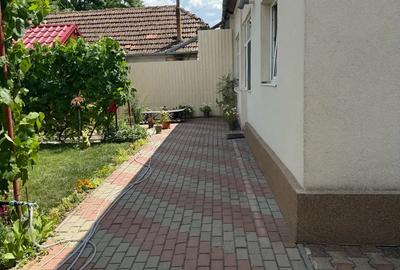 Casă cu 4 camere cu Teren 925 Mp în Sânandrei