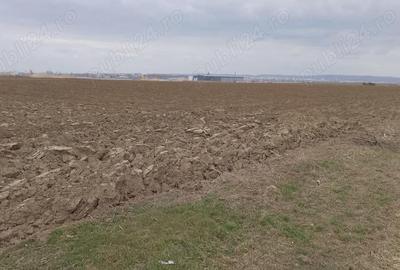 Teren de 8040 mp, în Central - 3