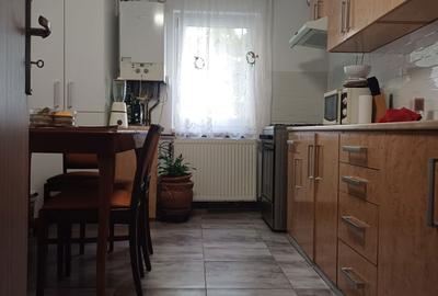 Apartament cu 3 camere decomandat în 1 Mai - 2