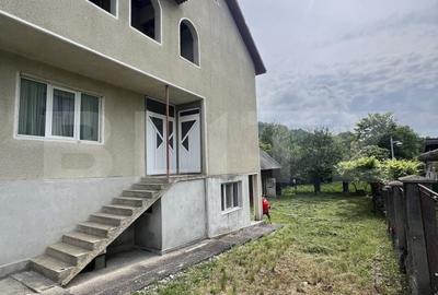 Casă cu 10 camere cu Teren 1300 Mp în Central - 8