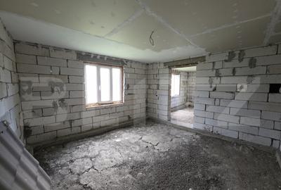 Casa la tara de vanzare, cu 13 ari de teren, la 40 km de Bi - 3