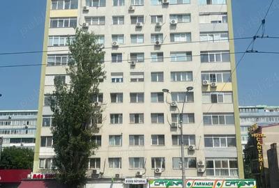 Apartament cu 3 camere semidecomandat în Tineretului - 2