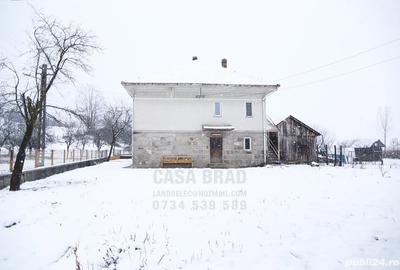 Casă cu 5 camere cu Teren 1373 Mp în Brad - 4