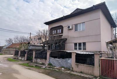 Casă cu 4 camere cu Canalizare în Central - 2