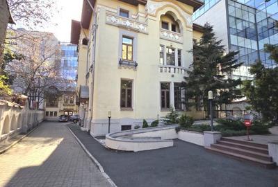 Casă cu Teren 1266 Mp în Dorobanți - 1