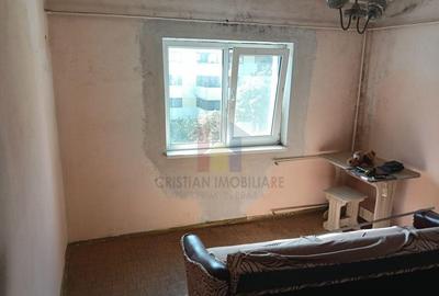 Apartament cu 2 camere decomandat în Buzaului