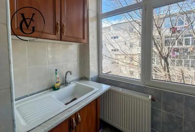 Apartament cu 2 camere decomandat, mobilat în CET - 2