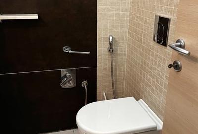 Apartament 2 camere, etaj parter cu curte interioară, metrou OBOR - 7