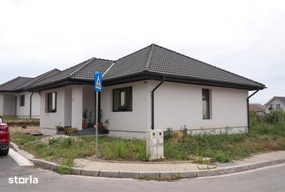 Casă cu 4 camere cu Teren 440 Mp în Tokai - 10