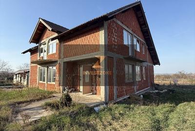 Casă cu 6 camere cu Teren 806 Mp în Cetariu - 5
