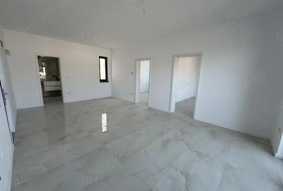 Apartament cu 3 camere semidecomandat în Moșnița Nouă - 2