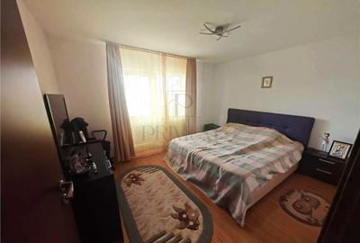 Apartament cu 4 camere decomandat, mobilat în Steaua