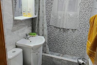 Inchiriez apartament 3 camere mobilat - 1