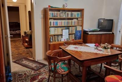 Apartament doua camere, decomandat, etaj patru, structura buna, simplu, central - 6