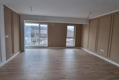 Apartament cu 3 camere decomandat în Păcurari - 3