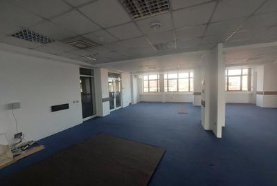 Birou, de 160 mp, în Capitol - 3