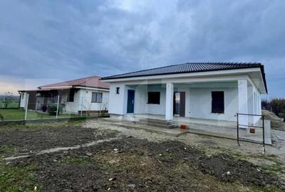 Casă cu 4 camere cu Teren 590 Mp în Sătmărel - 2