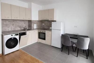 Garsonieră decomandată în Tractorul