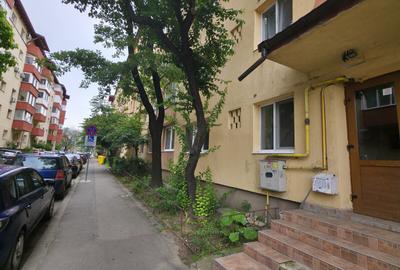 Apartament cu 2 camere semidecomandat în Dâmbovița
