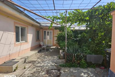 Casă cu 3 camere cu Teren 352 Mp în Central - 1