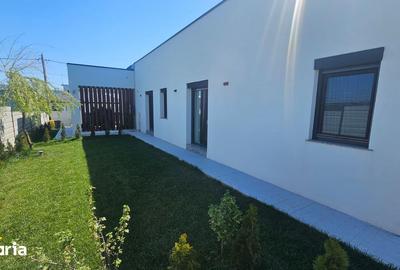 Casă cu 4 camere cu Teren 2100 Mp în Șcheia - 1