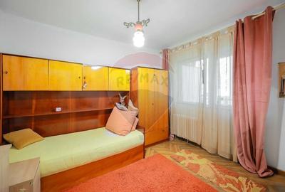 Apartament cu 3 camere semidecomandat, mobilat în Nufărul - 5