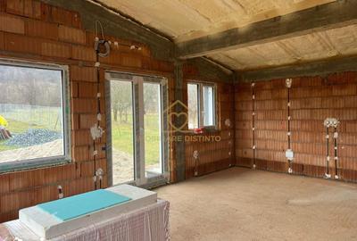 Casă cu 3 camere cu Teren 900 Mp în Tăuții-Măgherăuș