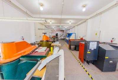 HALA  VANZARE de 1,100mp in Baia Mare- LOCATIE RENOVATA - 12